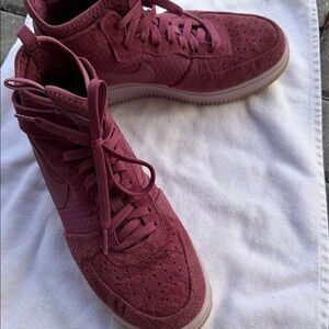 Nike Air Force 1 Ultraforce Mid sneakers in the "Vintage Wine" colorway